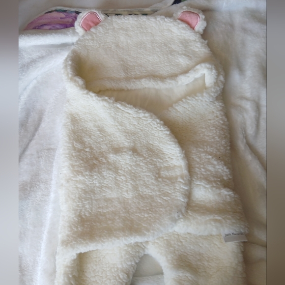 Jam Naturals Fuzzy bear wrap for infants - Picture 2 of 2